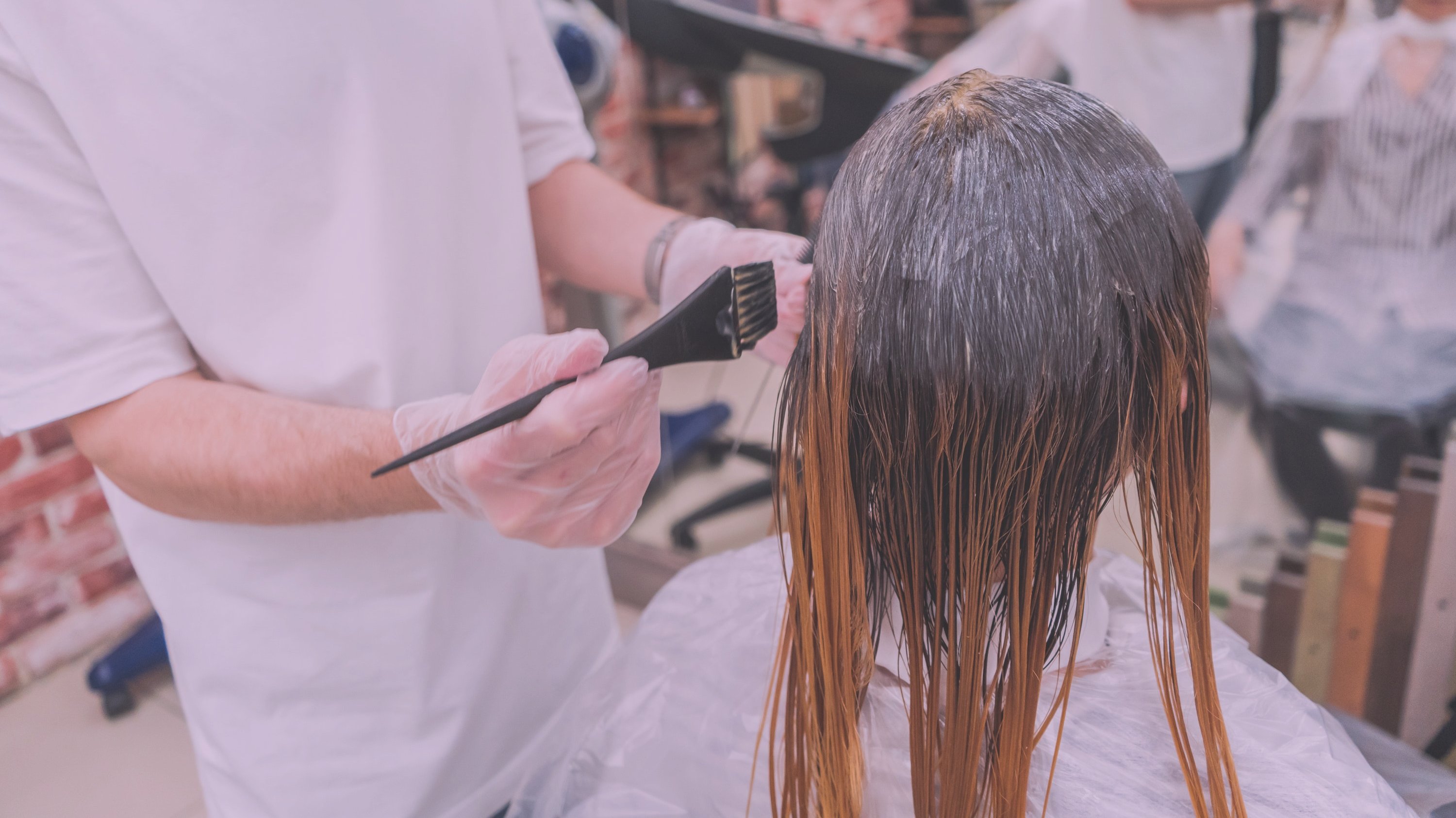 Is It Better To Wash Hair Before Coloring Or Not / What Would Happen If You Stop Washing Your Hair For A Year - The water that is used to wash the hair is absorbed by the strands.